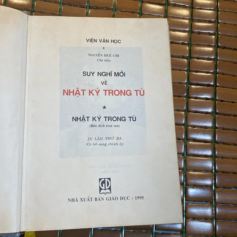 SUY NGHĨ MỚI VỀ NHẬT KÝ TRONG TÙ (XB 1995) 522775