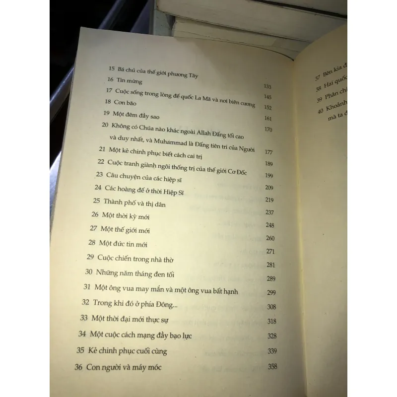 Chuyện nhỏ trong thế giới lớn - E.H.Gombrich 995110