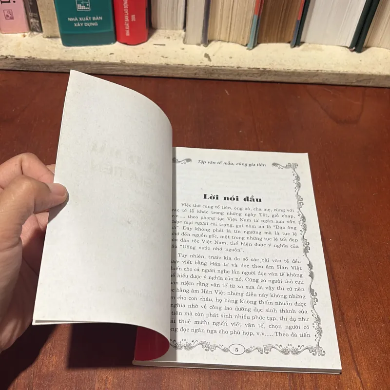 II Tựa Sách: Tập Văn Tế Mẫu Cúng Gia Tiên - Thái Vy - 2015 746696