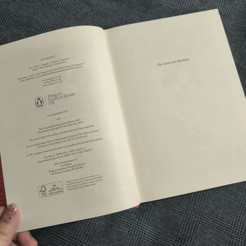 (Hard cover) Wave Me Goodbye - Jacqueline Wilson  777864