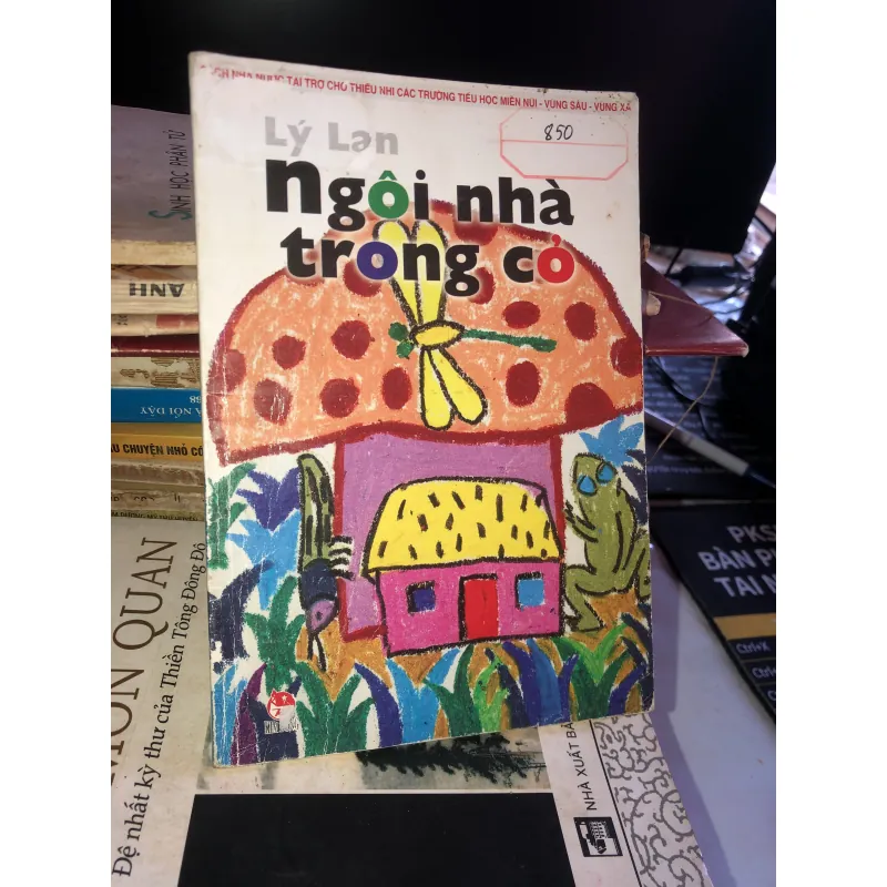 Ngôi nhà trong cỏ - Lý Lan 1019379