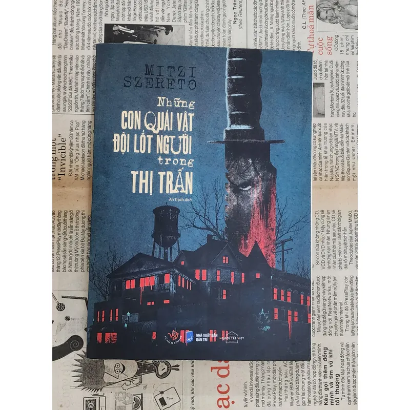 Tiểu thuyết NHỮNG CON QUÁI VẬT ĐỘI LỐT NGƯỜI TRONG THỊ TRẤN 719169