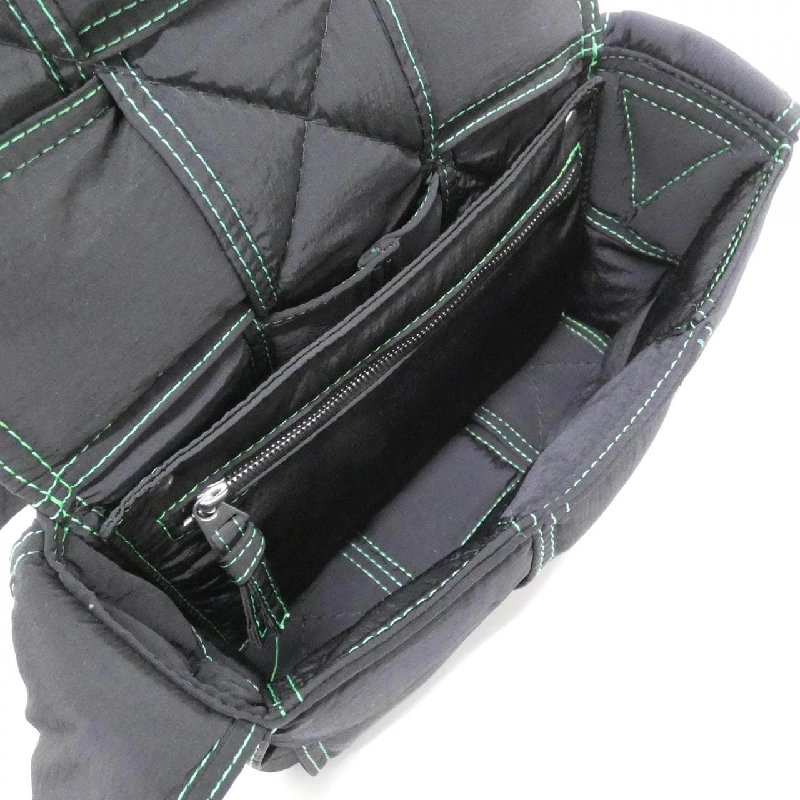 【Sản phẩm mới】Túi đeo vai Bottega Veneta Small Cassette 795675 V4GT1 613398