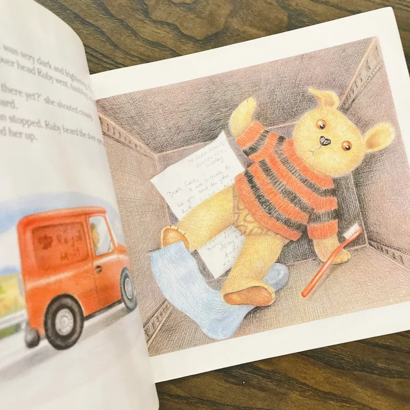 Ruby and the Parcel Bear 974891