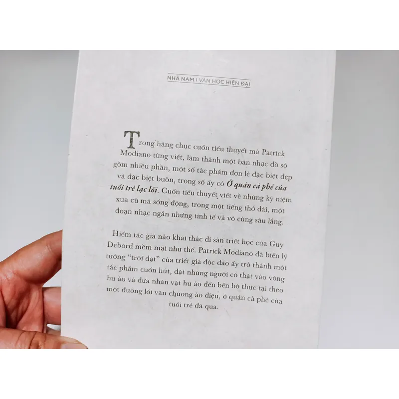 Ở Quán Cà Phê Của Tuổi Trẻ Lạc Lối - Patrick Modiano 735493
