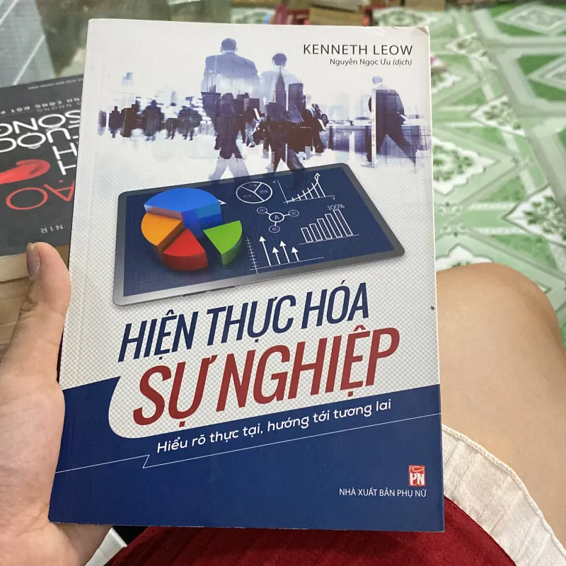Hiện thực hóa sự nghiệp bìa mềm  753585