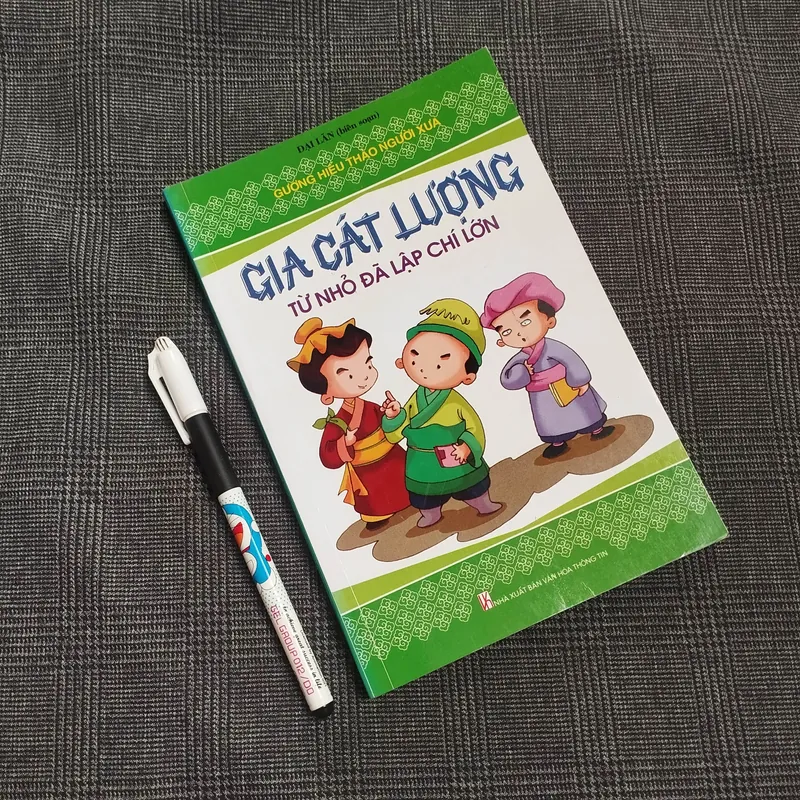 (Gương hiếu thảo người xưa) Gia Cát Lượng từ nhỏ đã lập chí lớn - Đại Lãn (biên soạn) 686722