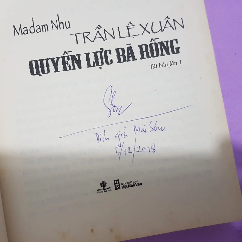 Madam Nhu Trần Lệ Xuân quyền lực bà rồng. Chữ ký dịch giả 414017
