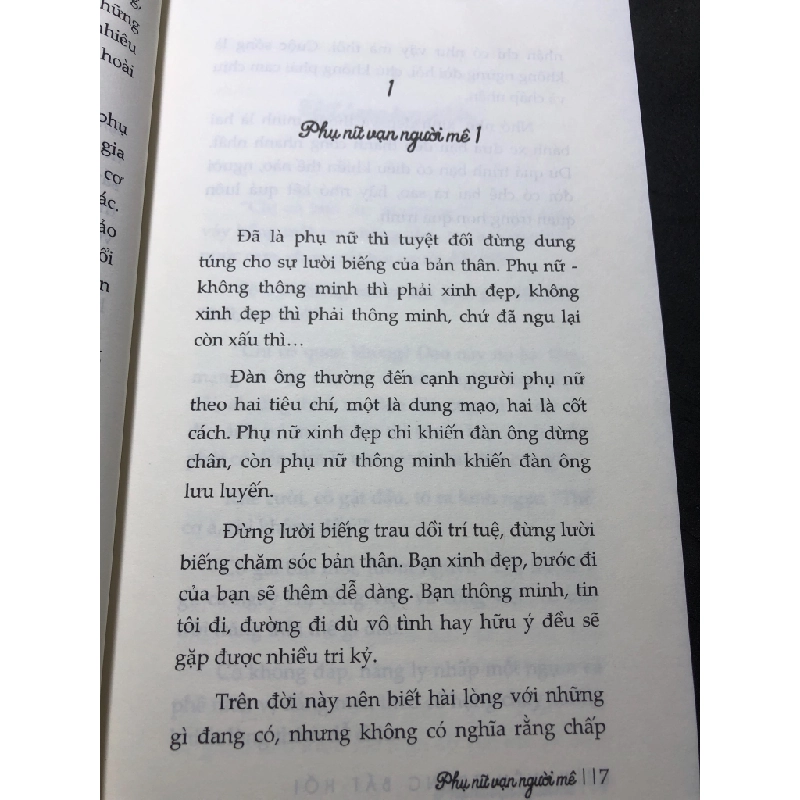 Phụ nữ vạn người mê 2018 mới 85% ố bẩn nhẹ bụng sách chữ ký trang đầu Huyền Trang Bất Hối HPB0207 VĂN HỌC 177895