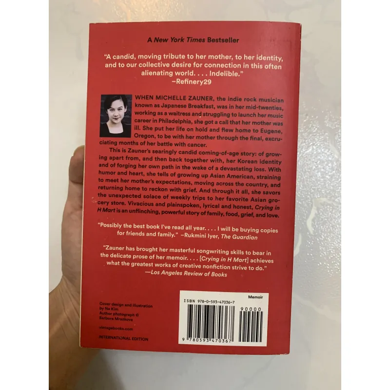 Crying in H mart Michelle Zauner Memoir mới 90% 991815