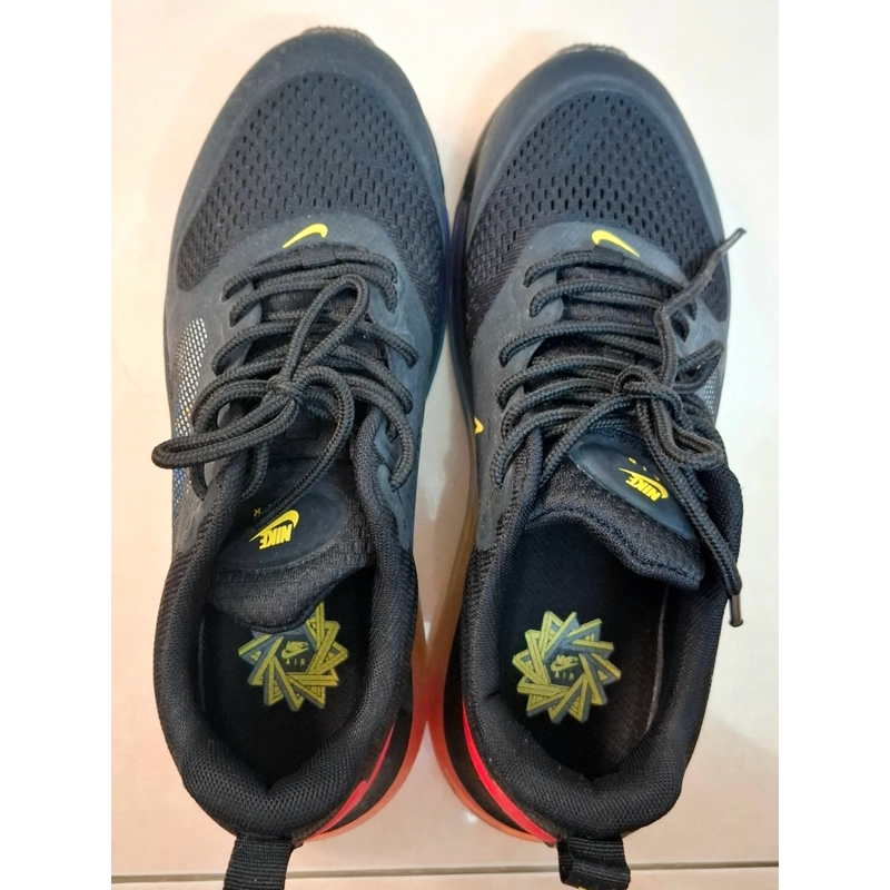 Nike đỏ đen chính hãng mới 99% 451998