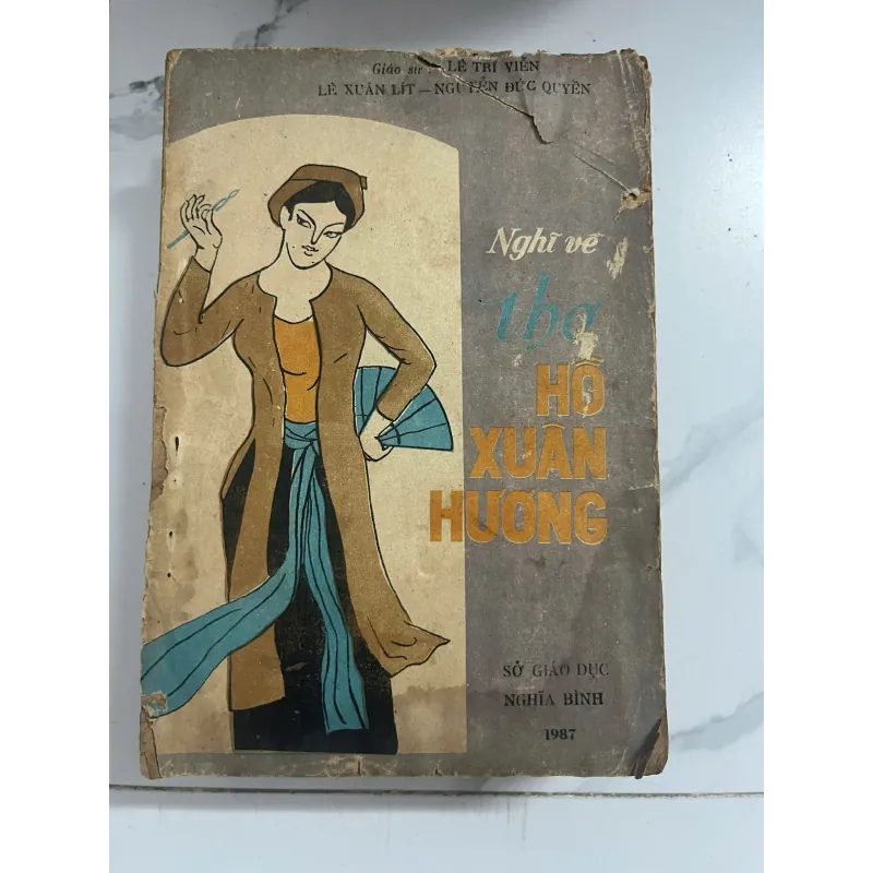 Nghĩ Về Thơ Hồ Xuân Hương - Lê Trí Viễn (Chủ biên) 1021590