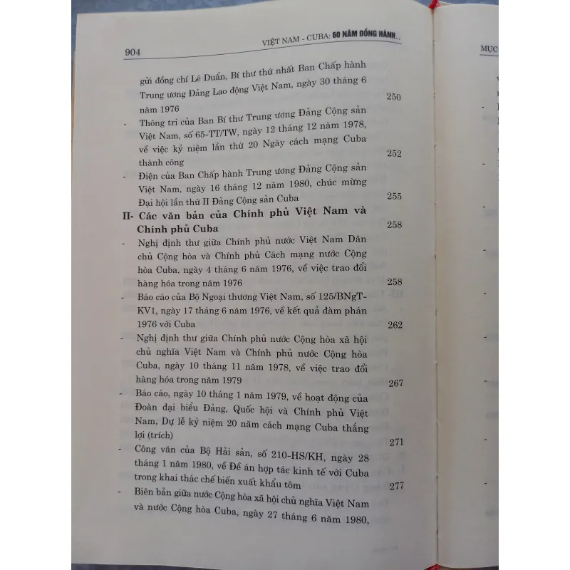 Sách: Việt Nam - Cuba 60 năm đồng hành  935358