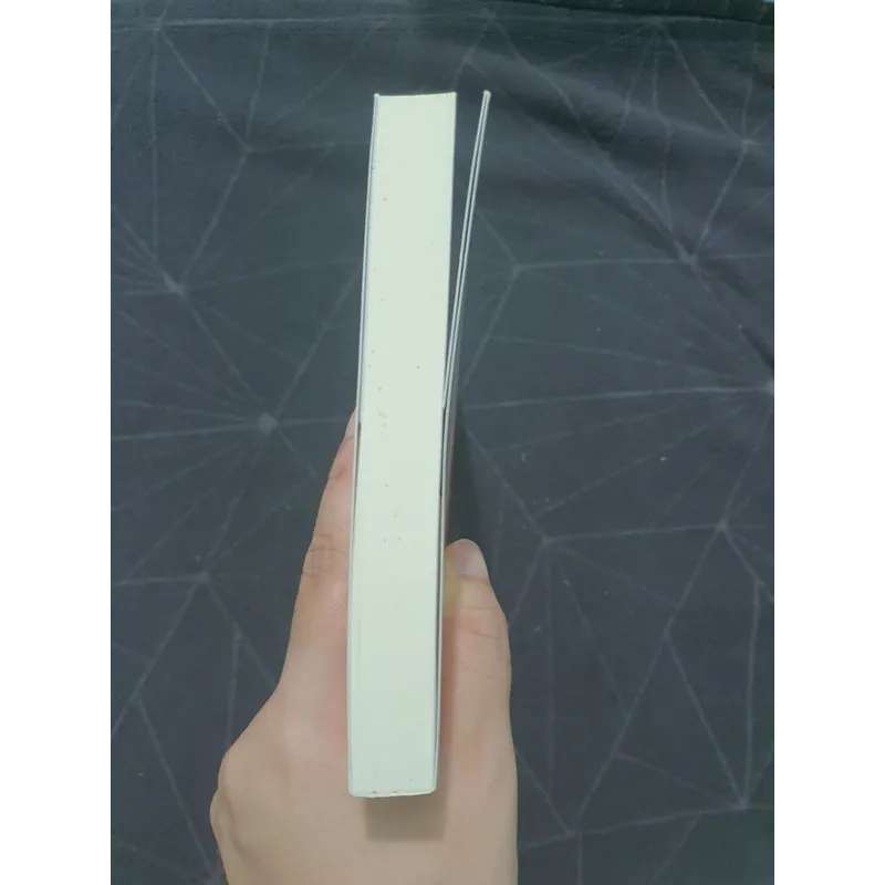 "Một mình vẫn tỏa sáng, cũng có thể yêu thương cả thế giới" (new) - Lý Thanh Thiển 559373