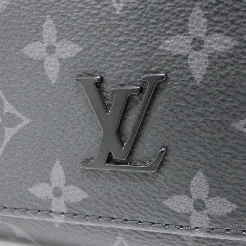 Túi đeo vai Louis Vuitton Monogram Eclipse District PM M45272 - Hàng hiệu Chính hãng 802914