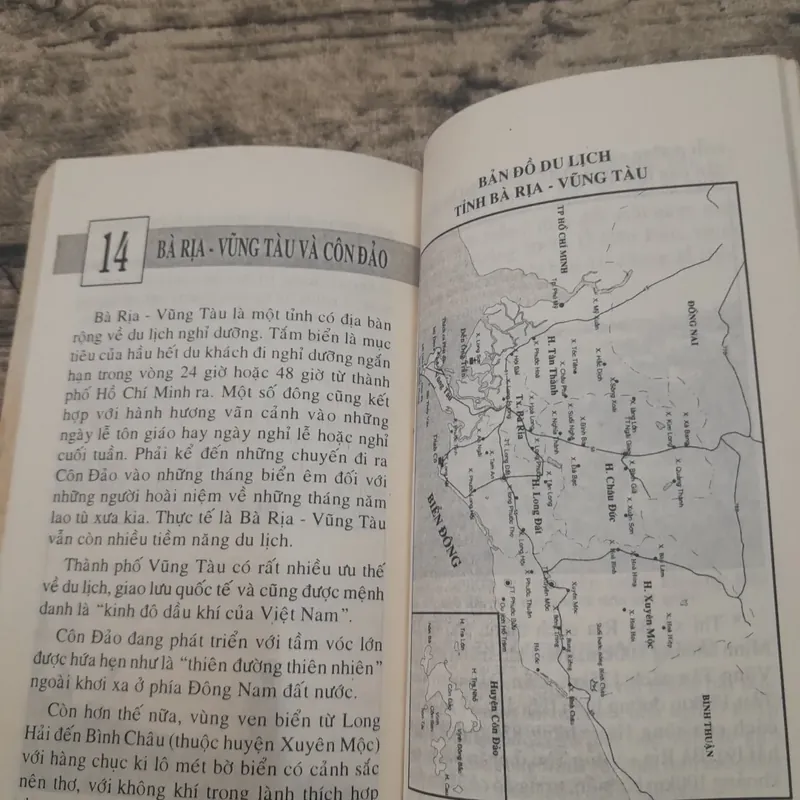 Cẩm nang DU LỊCH & ĐI TOUR. Tác giả Phạm Côn Sơn. Bản in 2002 732670