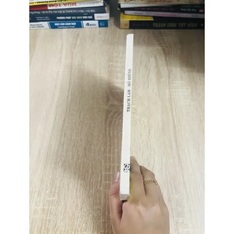 Nhà văn và tác phẩm trong nhà trường Thạch Lam- Hồ Dzếnh  1029916