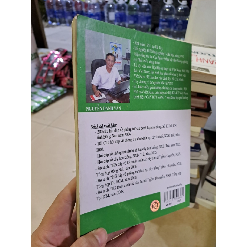 Hỏi đáp về phòng trừ dịch hại cây trồng quyển 3 cây hoa kiểng mới 90% Nguyễn Danh Vàn 2008 HCM0308 GIÁO TRÌNH, CHUYÊN MÔN 523903