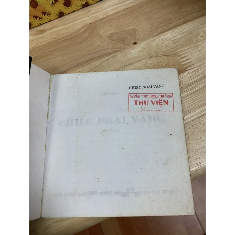 Chiếc Ngai Vàng - Lan Khai 925618