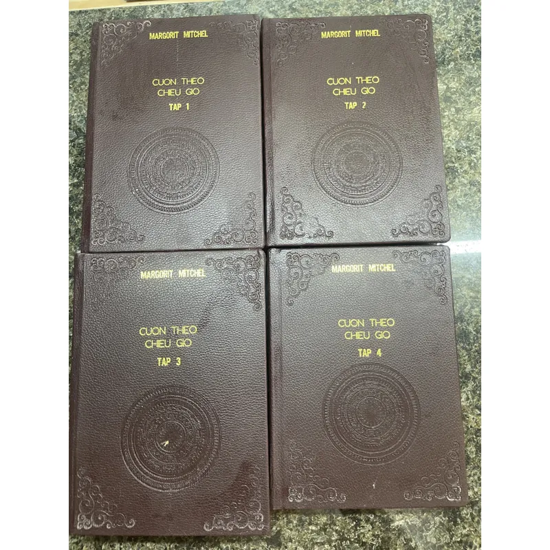 Cuốn theo chiều gió Margorit Mitchel bộ 4 quyển đóng bìa da 1988 715500