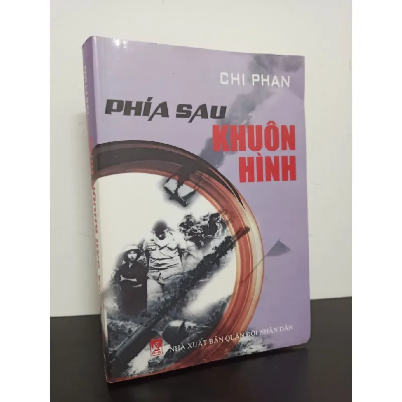 [Phiên Chợ Sách Cũ] Phía Sau Khuôn Hình - Chi Phan 0702 401881