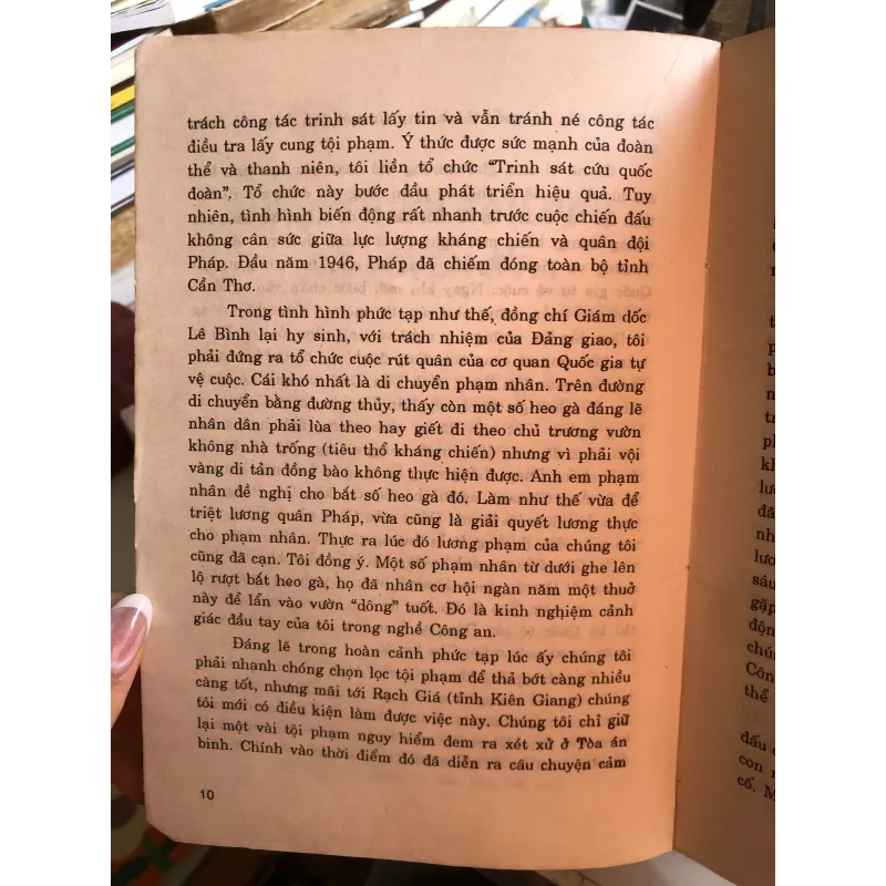 Kỷ niệm sâu sắc trong đời công an - Nhiều tác giả 1002980