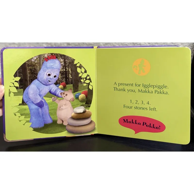 Board book In the Night Garden… A Lovely Present (Trong khu vườn đêm – Món quà xinh xắn) 797186