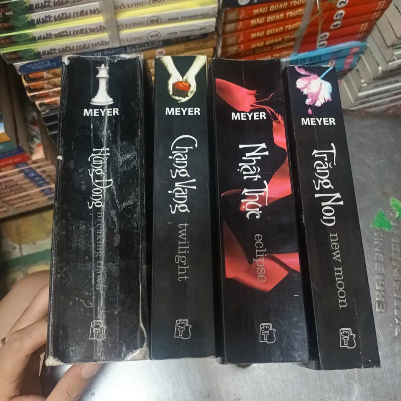 Bộ Chạng Vạng, Trăng Non, Nhật Thực, Hừng Đông 471023