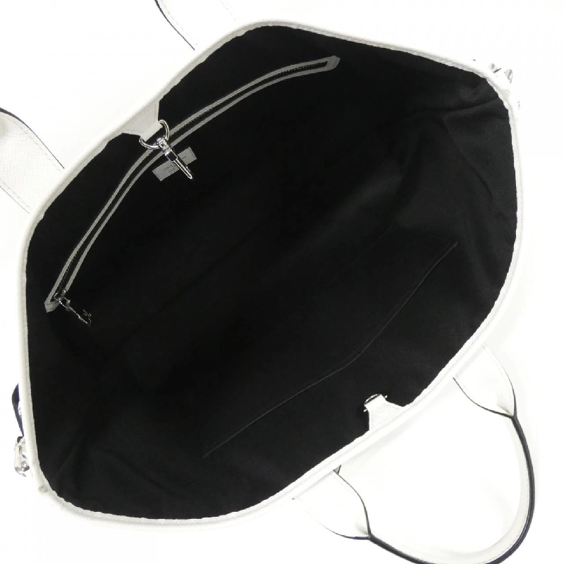 Túi xách cuối tuần Taiga Llama M30919 Louis Vuitton 611138