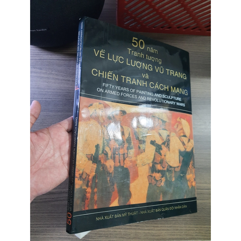 50 năm tranh tượng về lực lượng vũ trang và chiền tranh cách mạng 551263