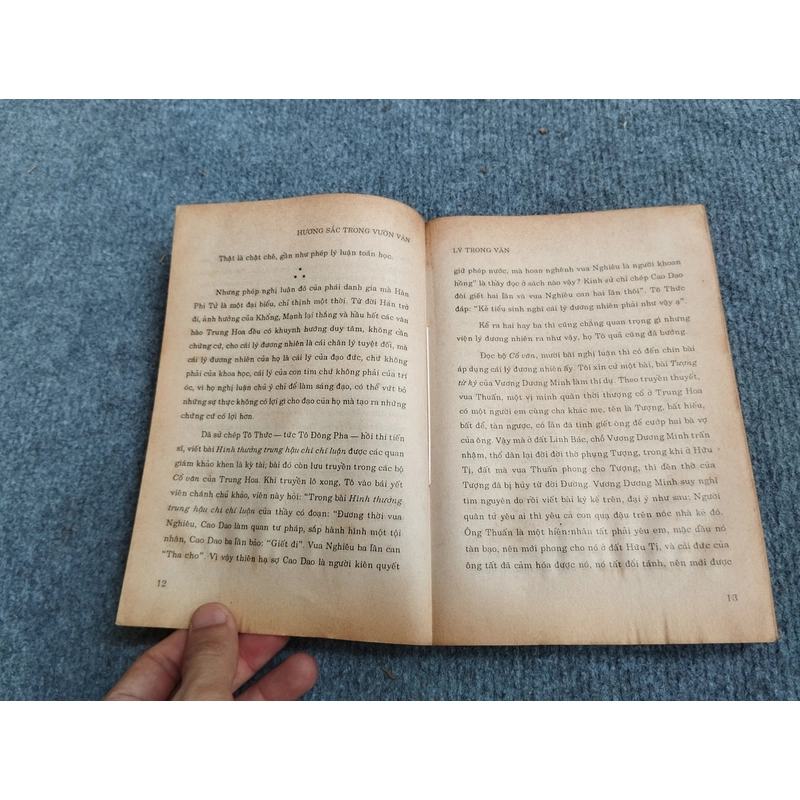 HƯƠNG SẮC TRONG VƯỜN VĂN QUYỂN NHÌ - NGUYỄN HIẾN LÊ 517609