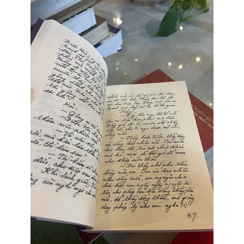 NGƯỜI MỸ ƯU TƯ  - HỒ HỮU TƯỜNG  1027445