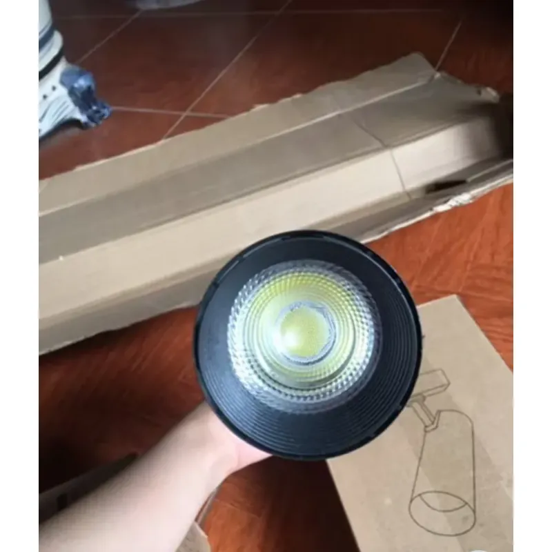 Combo 3 Đèn rọi ray và 1 Thanh ray 1 mét Công suất 20W, 30W  604291