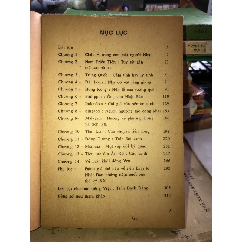 Chân dung nước Nhật ở châu Á - Nigel Holloway & Phillip Bowring  1024571