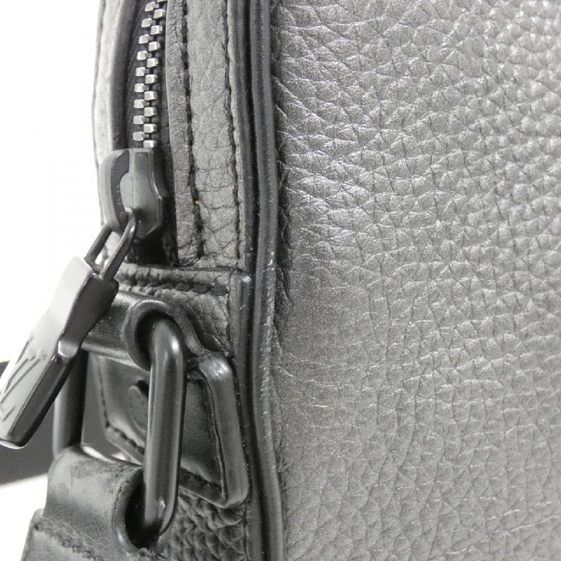 Túi đeo chéo Louis Vuitton Alpha M52767 613644