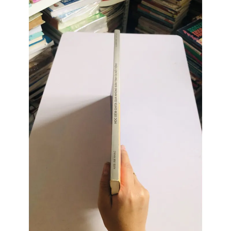 HỌC ĐỆM GHITA QUA NHỮNG BẢN TÌNH CA NỔI TIẾNG  777958