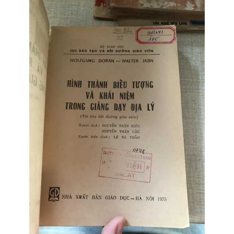 Hình thành biểu tượng và khái niệm trong giảng dạy địa lý-Wolfgang Doran_Walter Jabn 960318