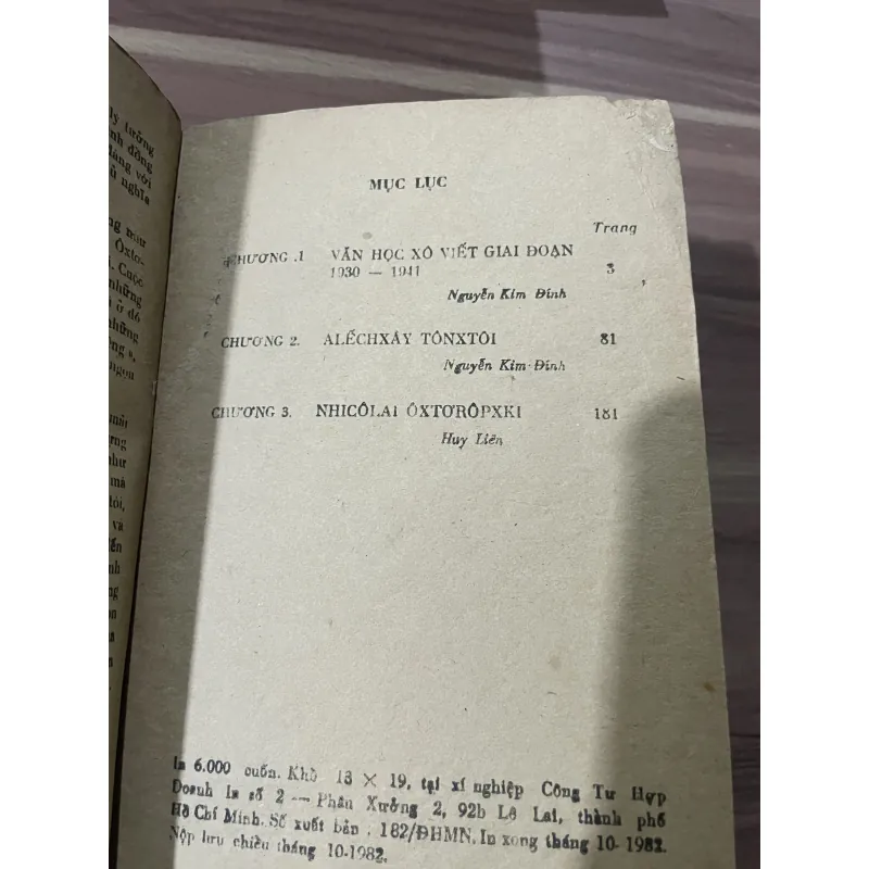 Nguyễn KIM ĐÍNH - HOÀNG NGỌC HIẾN - HUY LIỄN- LỊCH SỬ VĂN HỌC XÔ VIÊT 748036