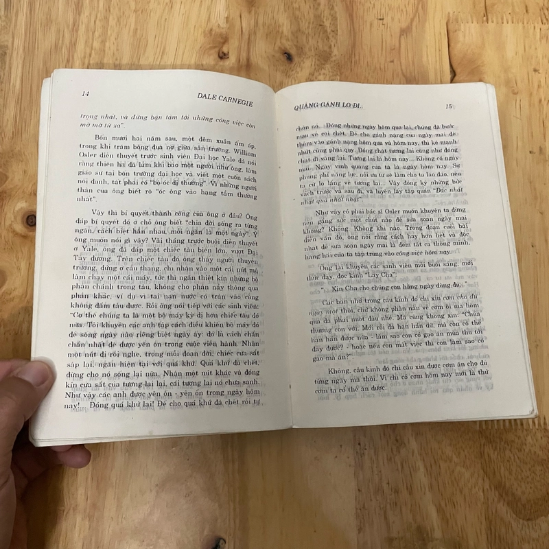 II Tựa sách: Quẳng Gánh Lo Đi Và Vui Sống - Dale Carnegie - Nguyễn Hiến Lê (Dịch) - 1999 473218