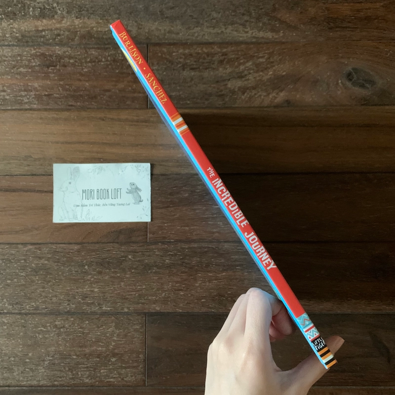 Sách ngoại văn The Incredible Journey, Used, Bìa cứng, Khổ Lớn 532090