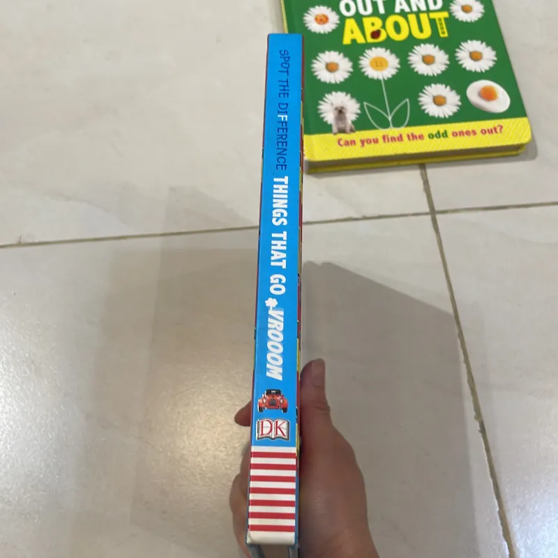 NGOẠI VĂN - tiếng anh trẻ em nxb DK nổi tiếng : Spot the Difference THINGS THAT GO  1027815