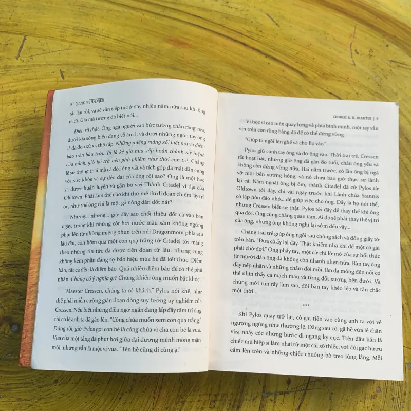 GAME OF THRONES (2a, 2b) - GEORGE R.R. MARTIN- HẬU DUỆ CỦA SƯ TỬ VÀNG &  BẢY PHỤ QUỐC  782465