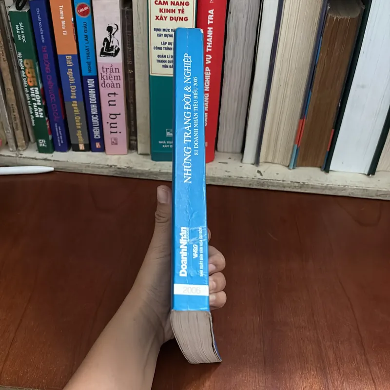 II Tựa sách: Những Trang Đời Và Nghiệp _ 81 Doanh Nhân Tiêu Biểu 2005 - 2006 607586