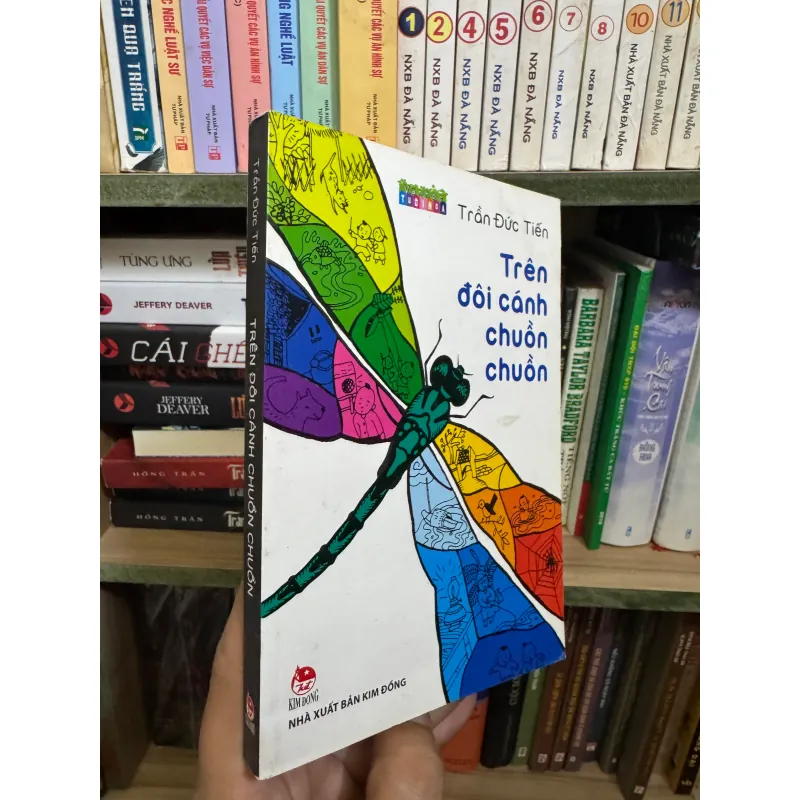 Combo 2 quyển Trên đôi cánh chuồn chuồn 973020