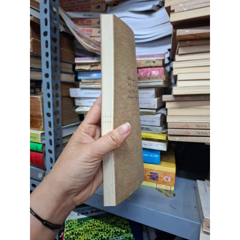 Hiền của nhà thơ Nguyễn Thụy Kha 936315