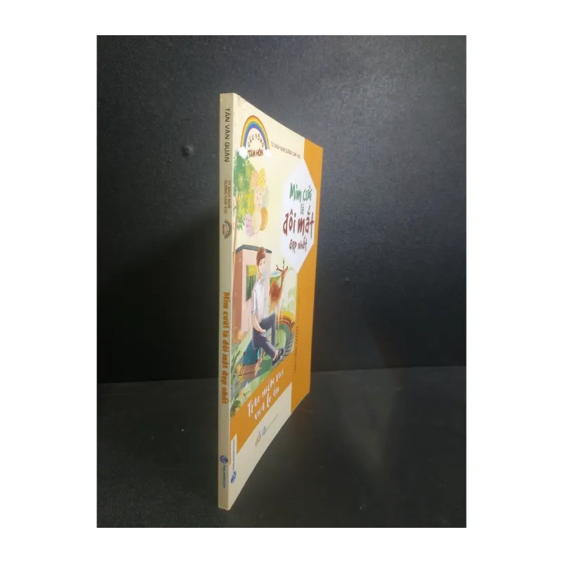 Mỉm cười là đôi mắt đẹp nhất tác giả Tần Văn Quân 2020 984411