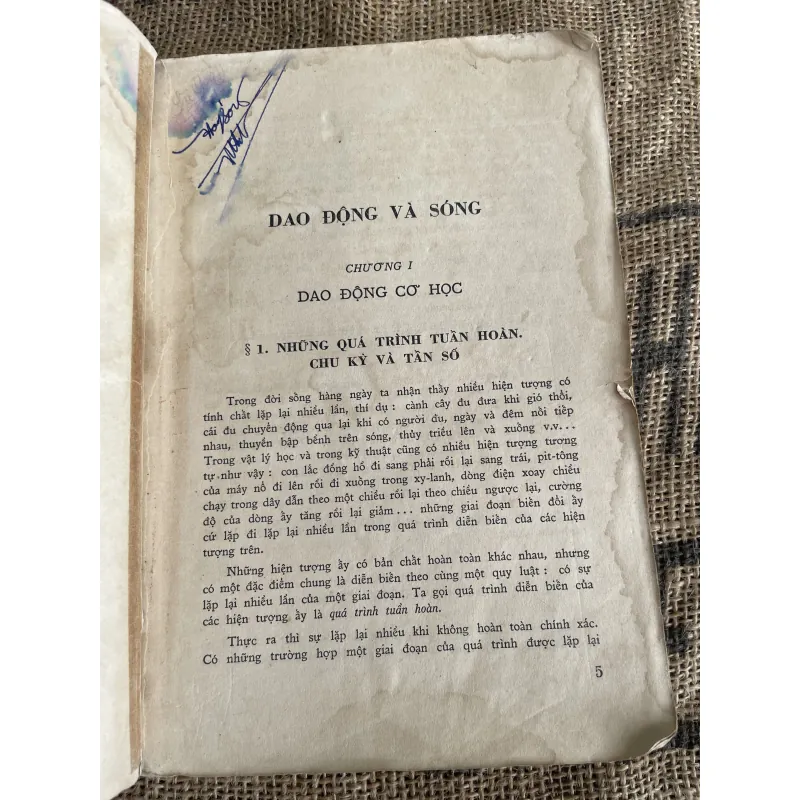 Vậy lý 12; sách giáo khoa xưa ;1974 1013295