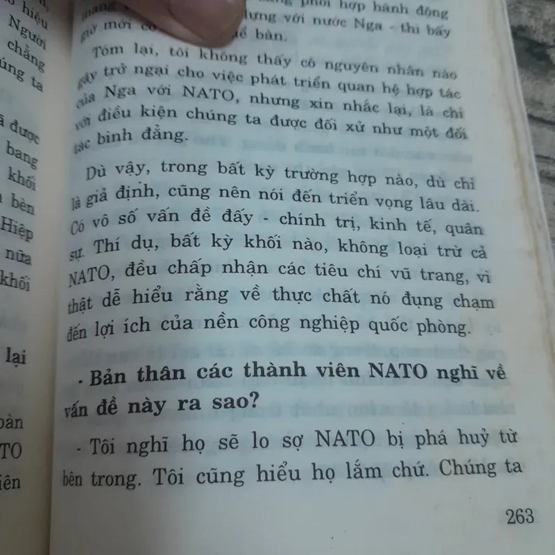 Sáu lần gặp người đứng đầu nước Nga V. PUTIN. Tác giả Natalia Ghê Vorkian... 697502