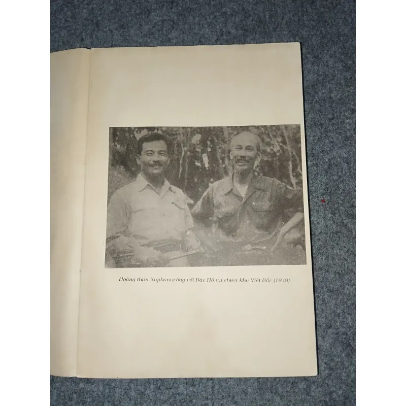 HOÀNG THÂN XUPHANUVÔNG VÀ ĐẤT NƯỚC TRIỆU VOI 701079