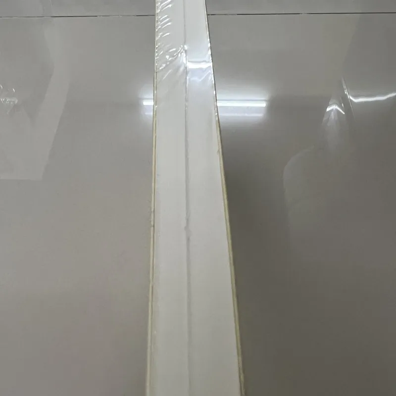 Hoàng Hậu Đỏ 576911